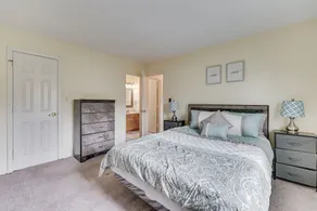 Cozy two bedroom condo in a safe neighborhood. - Image 2