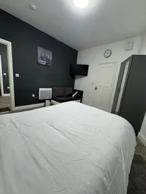 1-Bed Apart-Nottingham-Free Parking - Image 3