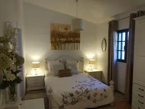 Bonita moradia de 3 quartos com piscina aquecida, em uma quinta perto do mar. - Image 4