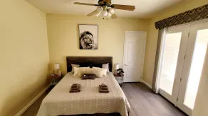 Modern 1 bedroom private suite - FREE parking on premises - Image 4