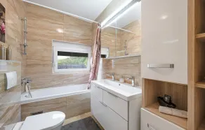 Beautiful home in Bilice - Image 4