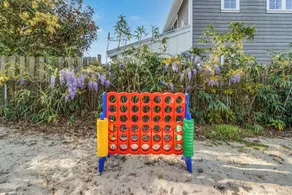 Large Spacious rental with fenced in backyard and pet friendly! - Image 2