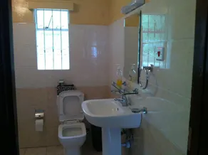 Five Bedroom all ensuite house in a secure and serene neighborhood - Image 3