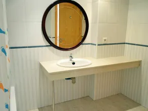 Incantevole appartamento per 6 ospiti con WIFI, piscina, TV e balcone - Image 5
