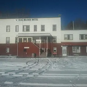 Coal Branch Hotel & Restaurant - Image 4