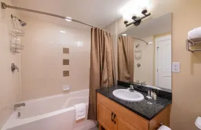 Cozy Fraser Crossing Founders Pointe Studio Condo Close to Mountain condo - Image 4