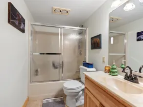 6000 sq ft Whitefish Lake Chain home with year around hot tub & gym! - Image 4