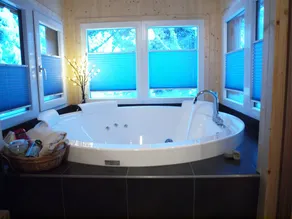 Moradia real com spa em casa e espaçosa sala de estar, casa de banho separada - Image 3