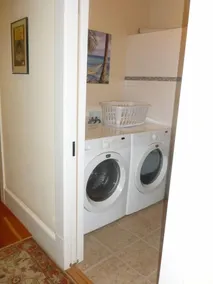 Spacious and beautiful flat - Image 3