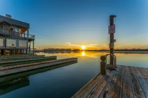 Waterfront Condo: Stunning Sunsets, Fishing, Patio, & 4 minutes from the beach! - Image 2