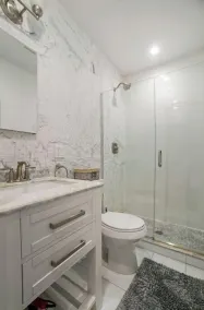 Williamsburg Brooklyn NYC! 4 BED 3.5 BATH Triplex Townhouse APT w Private Garden - Image 5