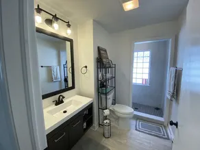 Quaint Abingdon Cottage Downtown 420 East Valley Street - Image 3