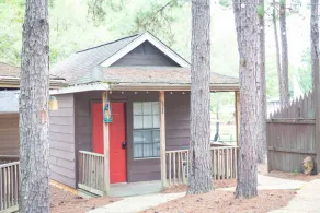 1 rm cabin, shared bth house, at Kick Back Ranch. - Image 5
