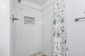 2/2 Pool Home on the Water, Boat Lift Included! - Image 4