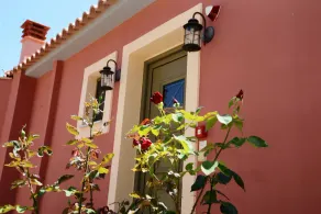 DIO GUESTHOUSES VILLA MALEAS 2 B/R WITH PRIVATE GARDEN AND SWIMMINGPOOL - Image 5