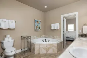 6BR - 6 King Beds - EV - 10min Downtown - Image 3