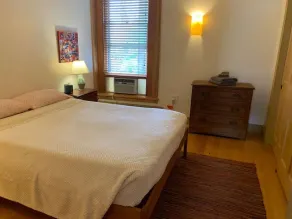 Cozy Apartment in Hardwick Village (3B) - Image 4