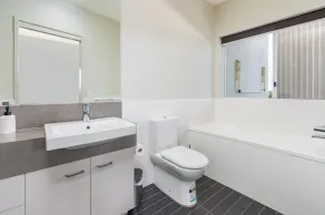 Awesome, modern, open-plan 3rd floor (with lift) unit with stunning water views. - Image 3