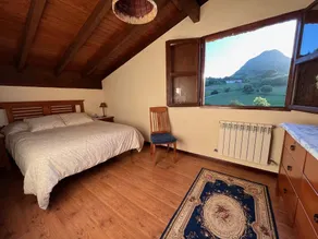 Ribadesella. Garden with Nice Mountain views. 5 Minutes to the Beach. For 6/7 - Image 5