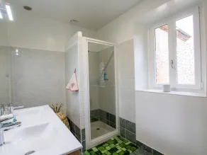 Maison en Pierre Rénovée 4 Pers avec Jardin et Terrasse, Proche Dordogne - Image 4