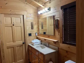 Travelers Rest Cabin - Image 3