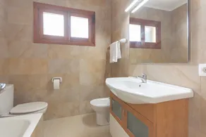 Casa vacanze 'Muro' con piscina privata vicino a Playa de Muro, Wi-Fi e aria condizionata - Image 5