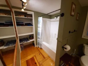 Farmhouse Cabin In The Country - Image 5