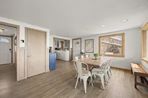 Waterfront with stunning views and beach - Image 4