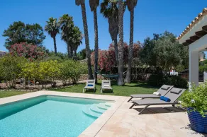 Villa vid havet med pool: charm och komfort - Image 5