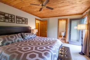 2BD / 2. 5BA Cabin off Blue Ridge Parkway med King Master Suite, Creek, Fire Pit, Shuffleboard Table, nära Blowing Rock attraktioner och App Ski Mtn! - Image 4