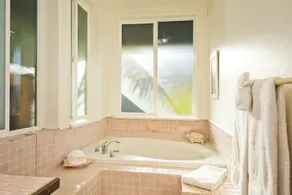 Mika Kai 4 bd w/Pool and Hot Tub - Epic Spot for Whale Watching!!! - Image 2