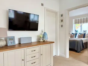 11 THE GABLES, romantic, country holiday cottage in Lyme Regis - Image 3