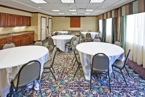 Free Breakfast. Indoor Pool. Gym. Suite with a King Bed. - Image 5
