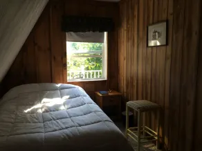 Alarka Cabin Guest House avec grands couchers de soleil sur les montagnes et WiFi inclus - Image 5