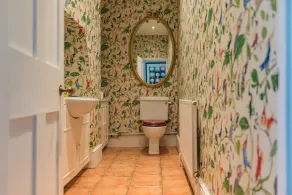 Burleigh House by Bloom Stays - sleeps 12 guests  in 6 bedrooms - Image 4
