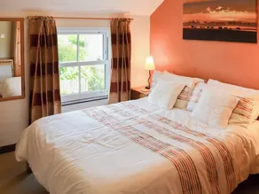 2 Schlafzimmer Unterkunft in Newquay - Image 3
