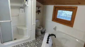 Kawartha Lakes Waterfront Cottage - Sleeps 16 - Image 3