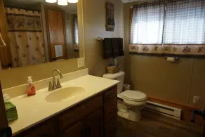 Lakeside Cabin Getaway - Image 5