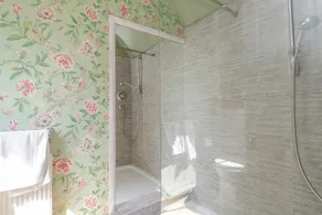 HONEYSUCKLE, pet friendly, luxury holiday cottage in Iden - Image 4