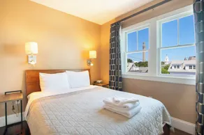 Renovated Oceanfront Penthouse - Image 4