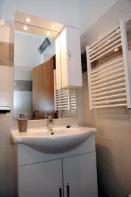 Attractive, air-conditioned, fully furnished apartments in a quiet location - Image 3