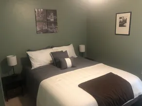 Just minutes from the Square and the Grove-Comfy beds, quiet neighborhood - Image 5