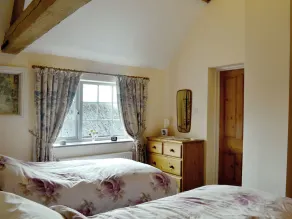2 bedroom accommodation in Westborough, near Newark - Image 5