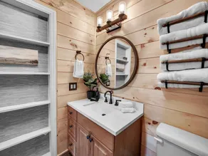 Mountain View! Hot Tub! King Beds! Club Access! Pet friendly - Image 2