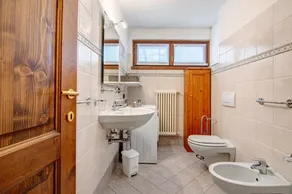 Appartamento d'albergo \"Residence Larice Bianco N2\" con terrazza condivisa e Wi-Fi - Image 4
