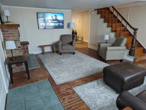 Charming, Pet Friendly, Lake View Home. Pontoon and/or Slip Available - Image 2