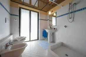 La Casa nel Borgo: Lake View Terrace - Happy Rentals - Image 3