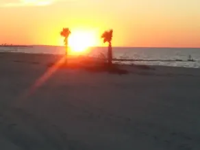 Amazing Beachview Close to Downtown Entertainment - Image 5