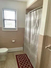 Spacious comfort, 1st FL, parking, 2 TVs, laundry,Beautiful views of NYC skyline - Image 3