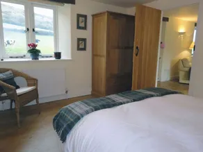 THE BARN, pet friendly, country holiday cottage in Compton Bishop - Image 4